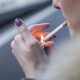 Chez les femmes, la mortalité par cancer du poumon a augmenté entre 1990 et 2019 en parallèle avec l’augmentation de l’incidence de ce cancer lié principalement au tabagisme. (image symbolique)